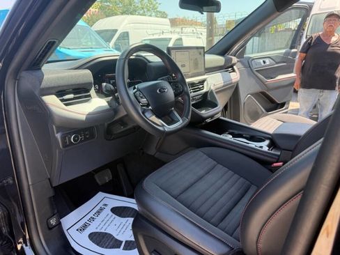 Used 2025 Ford Explorer ST-Line w/ ST-Line Street Pack AWD/4WD image 23