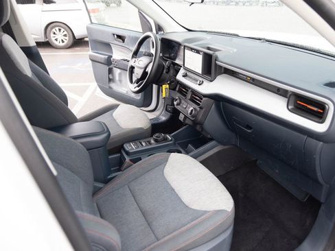 Used 2022 Ford Maverick XLT image 16