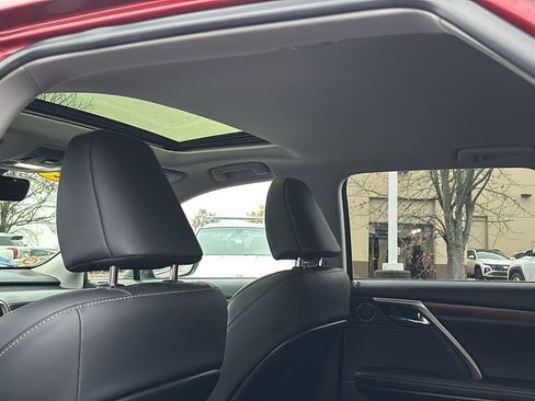 Used 2022 Lexus RX 350L Premium w/ Premium Package image 32