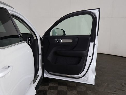 Used 2023 Volvo XC40 B5 Plus w/ Protection Package Premier AWD/4WD image 23