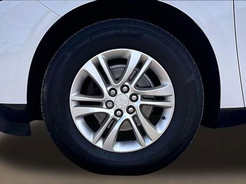 Used 2019 Buick Enclave Essence image 8