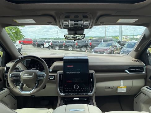 New 2026 GMC Yukon Denali w/ Denali Reserve Package AWD/4WD image 23