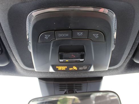 Used 2025 Toyota Corolla SE FWD image 18