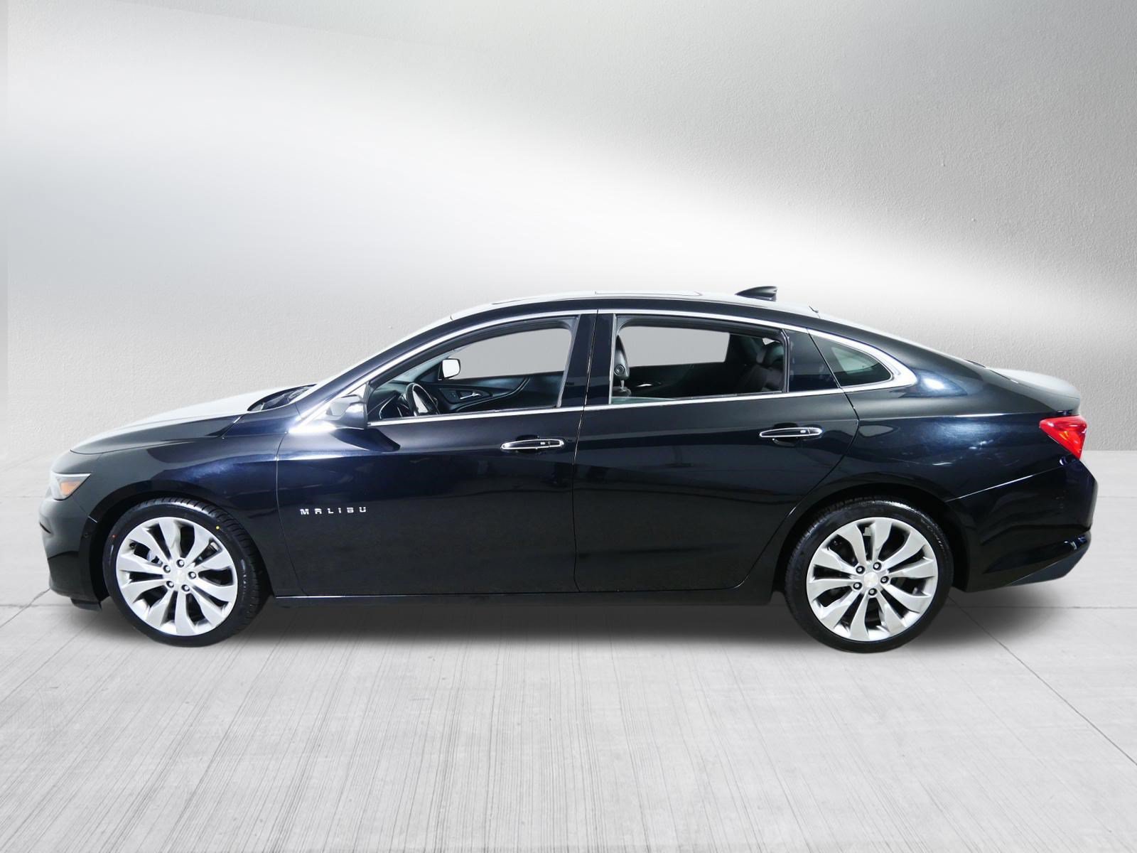 Used 2017 Chevrolet Malibu Premier w/ Premier Sun and Wheel Package FWD image 4