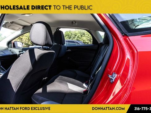 Used 2013 Ford Focus SE FWD image 16