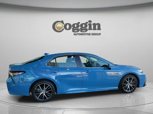 Used 2024 Toyota Camry SE image 5