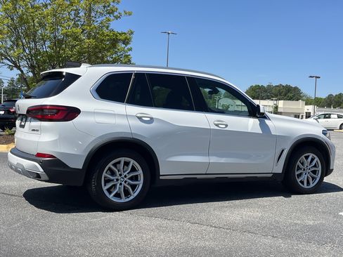 Used 2023 BMW X5 xDrive40i w/ Parking Assistance Package image 30