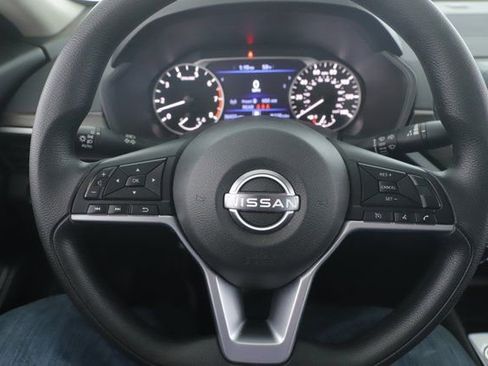 Used 2025 Nissan Altima 2.5 SV image 20