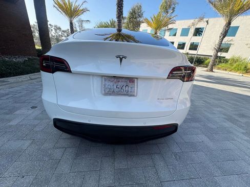 Used 2024 Tesla Model Y 2WD image 6