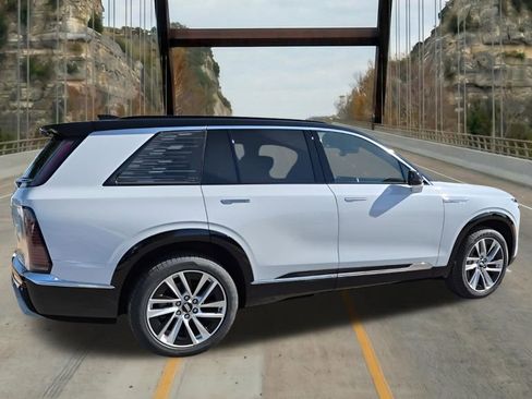 New 2026 Cadillac Vistiq Luxury AWD/4WD image 11