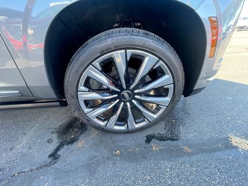 New 2026 Cadillac Escalade Luxury w/ Touring Package image 24