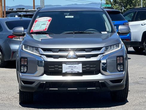 Used 2025 Mitsubishi Outlander Sport SE AWD/4WD image 9