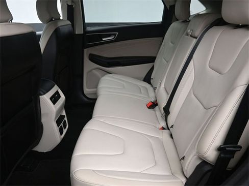 Used 2017 Ford Edge Titanium w/ Technology Package image 19