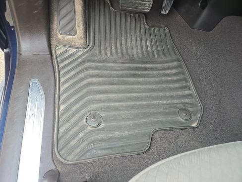 Used 2022 Chevrolet Silverado 2500 LT w/ Convenience Package image 14