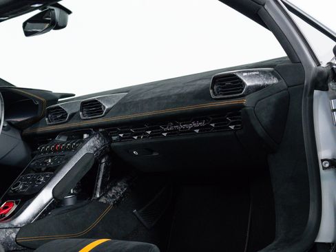 Used 2018 Lamborghini Huracan Performante AWD/4WD image 64