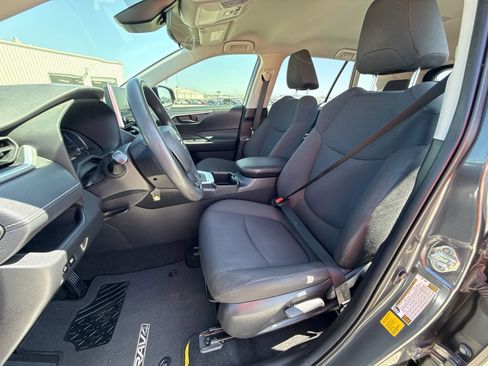 Certified 2023 Toyota RAV4 LE AWD/4WD image 13