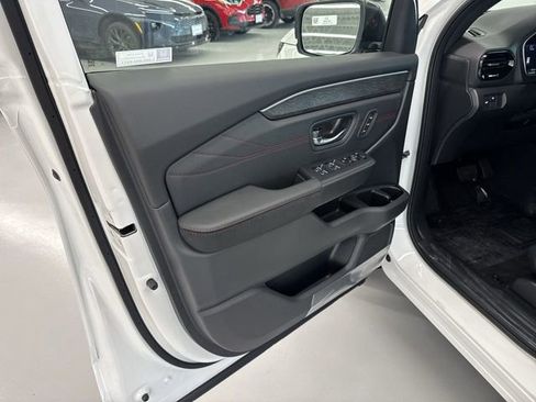 New 2026 Honda Pilot Black Edition image 20