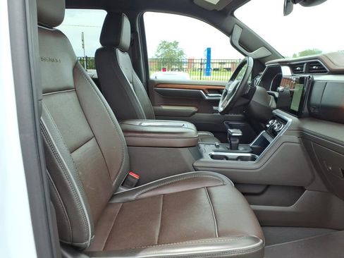 Used 2022 GMC Sierra 1500 Denali RWD image 12