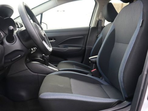 Used 2025 Nissan Versa SV FWD image 11
