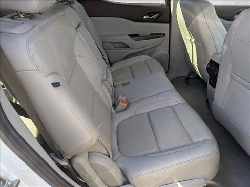 Used 2023 GMC Acadia SLT image 19