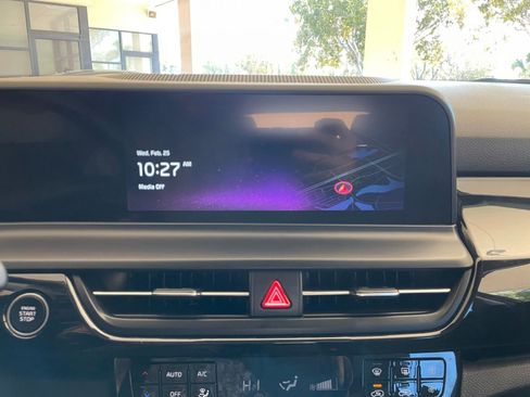 Used 2025 Kia Seltos S image 17