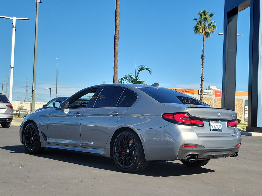 Used 2023 BMW 540i w/ M Sport Package RWD image 2