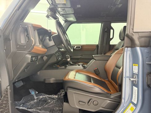 Used 2024 Ford Bronco Outer Banks AWD/4WD image 5