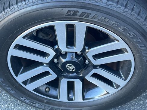 Used 2018 Toyota 4Runner Limited AWD/4WD image 17