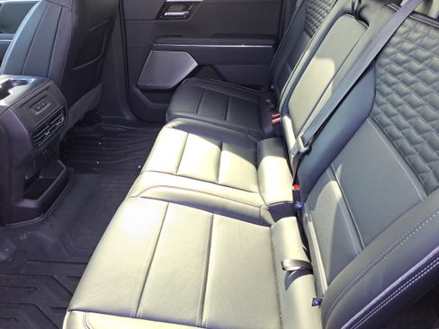 Used 2024 GMC Sierra EV Denali image 9