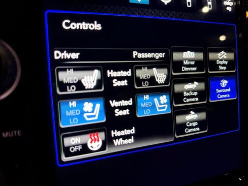 Used 2019 RAM 2500 Laramie AWD/4WD image 36