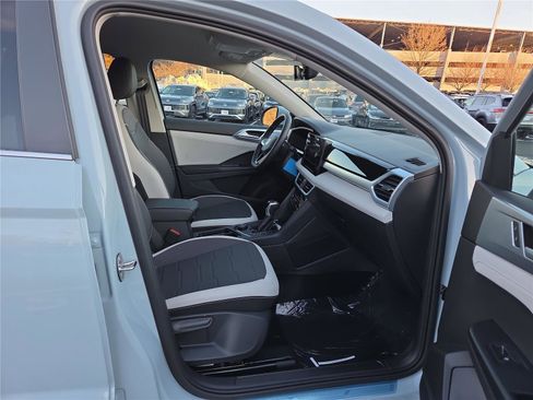 New 2026 Volkswagen Taos SE image 27