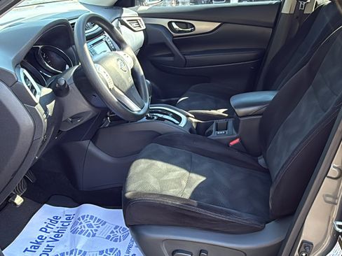 Used 2016 Nissan Rogue SV w/ SV Premium Package AWD/4WD image 19