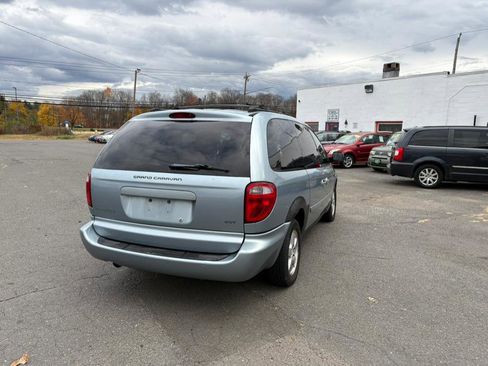 Used 2005 Dodge Grand Caravan SXT image 4