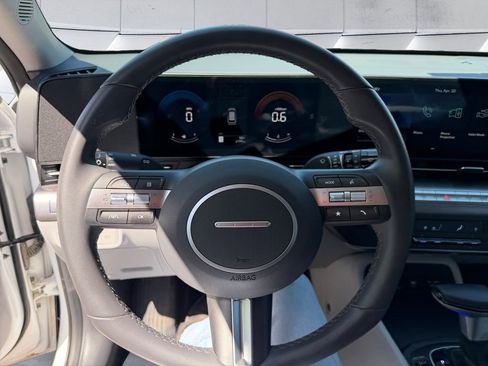 Used 2025 Hyundai Kona SEL AWD/4WD image 9