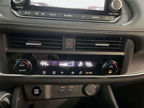 Used 2025 Nissan Rogue SV image 20