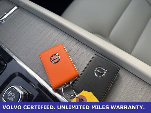 Certified 2023 Volvo XC60 B5 Plus w/ Climate Package image 28
