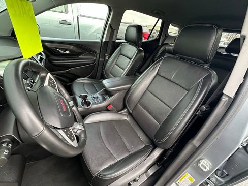 Used 2024 GMC Terrain SLT image 11