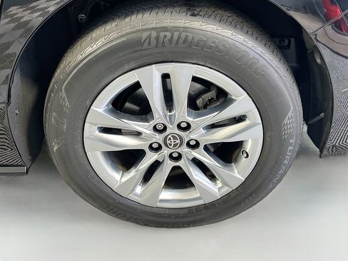 Used 2024 Toyota Sienna Limited FWD image 34