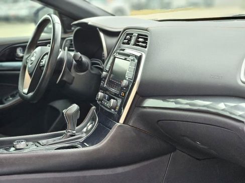 Certified 2023 Nissan Maxima SR w/ Sport Mat Group image 13