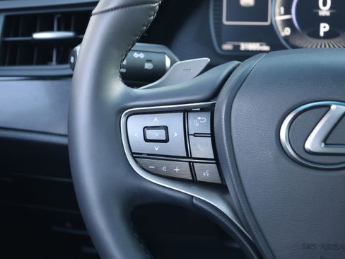 Used 2024 Lexus ES 350 350 w/ Premium Package image 17