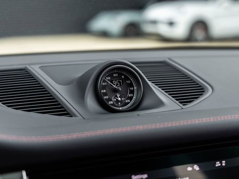 New 2026 Porsche Macan Turbo AWD/4WD image 33