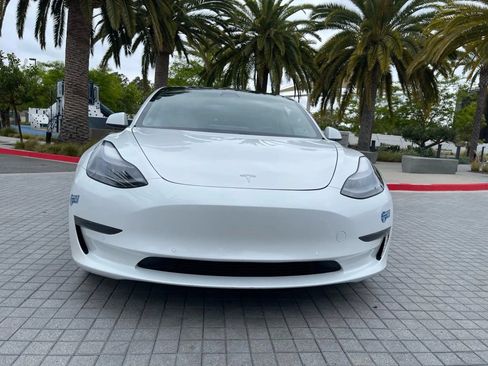 Used 2021 Tesla Model 3 Standard Range Plus RWD image 3