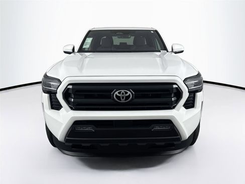 Certified 2024 Toyota Tacoma SR5 image 3