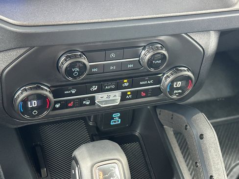 New 2025 Ford Bronco Badlands w/ Sasquatch Package image 21