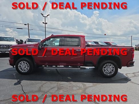 Used 2020 Chevrolet Silverado 2500 High Country w/ Z71 Off-Road Package AWD/4WD image 3