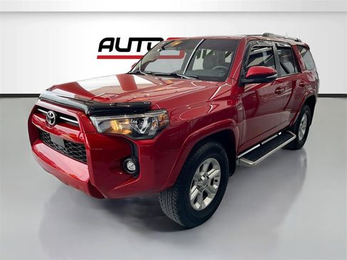 Used 2022 Toyota 4Runner SR5 Premium image 3