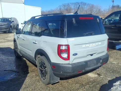 Used 2021 Ford Bronco Sport Outer Banks w/ Outer Banks Package (96D) image 3