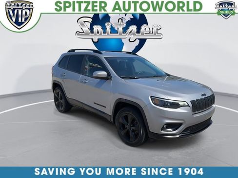 Used 2019 Jeep Cherokee Latitude Plus AWD/4WD image 2