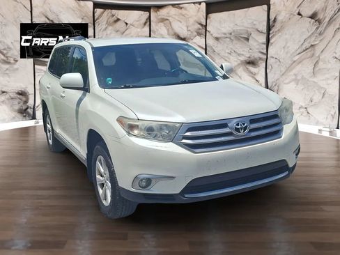 Used 2012 Toyota Highlander FWD w/ Tech Pkg image 1