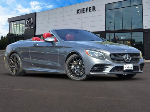 Used 2019 Mercedes-Benz S 560 Cabriolet image 2